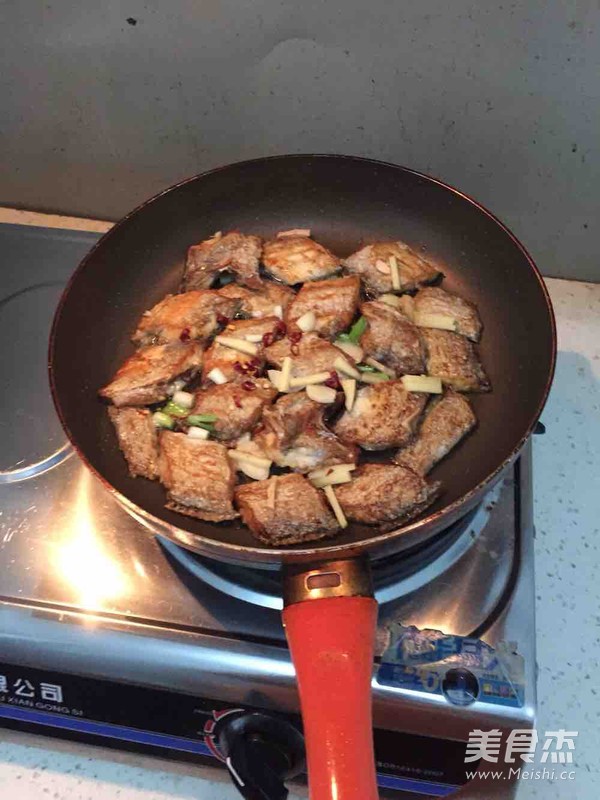 红烧带鱼的做法