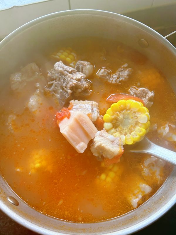 番茄玉米排骨汤