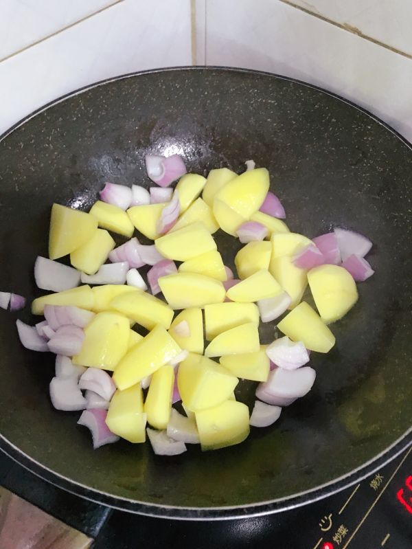 咖喱土豆牛肉拌饭