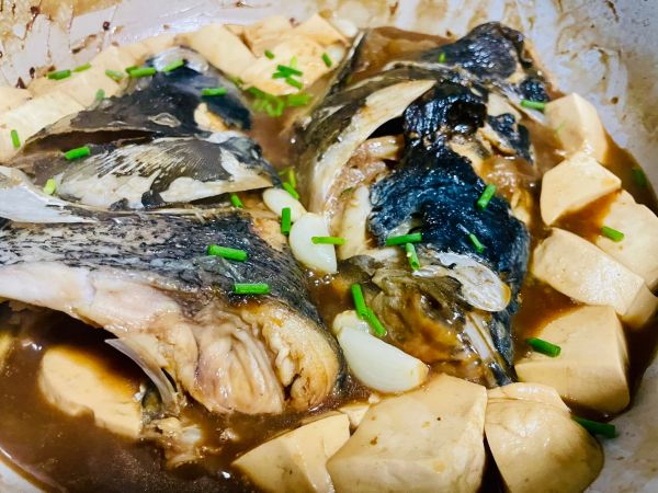 红烧鱼头豆腐汤