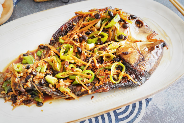 豉油焖烧鲫鱼干