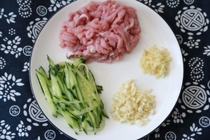 榨菜肉丝面怎么做?