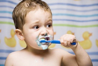 <b>宝宝如何做好牙齿护理</b>