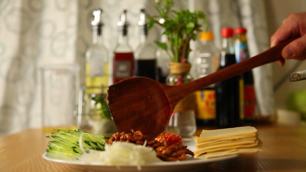 今天就吃这道京酱肉丝