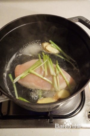 如何制作美味好吃的盐蒸鸡