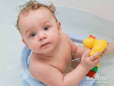 宝宝不愿意洗澡怎么办
