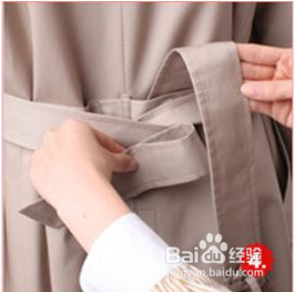 皮衣腰带怎么系才能好看