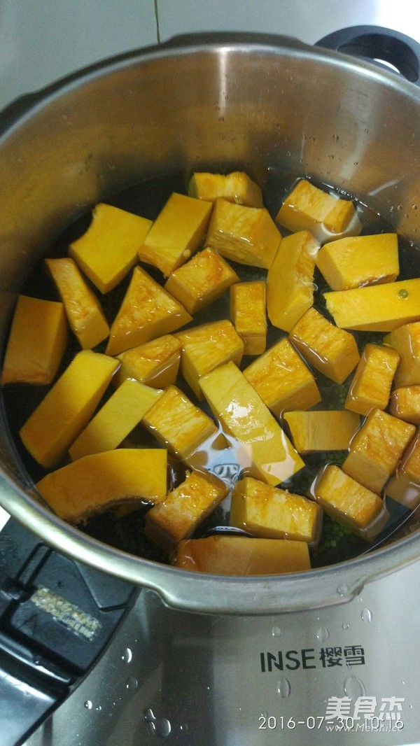 南瓜绿豆汤的做法