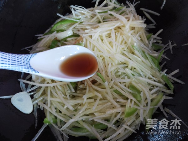 尖椒土豆丝的做法