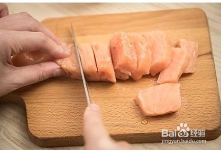 <b>三文鱼‘花式烹饪’让宝宝吃的健康营养</b>