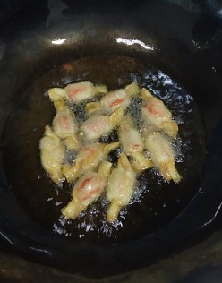 简单的脆皮火腿肠