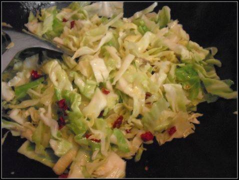 鸡蛋炒包菜怎么做好吃，看这个就能学会