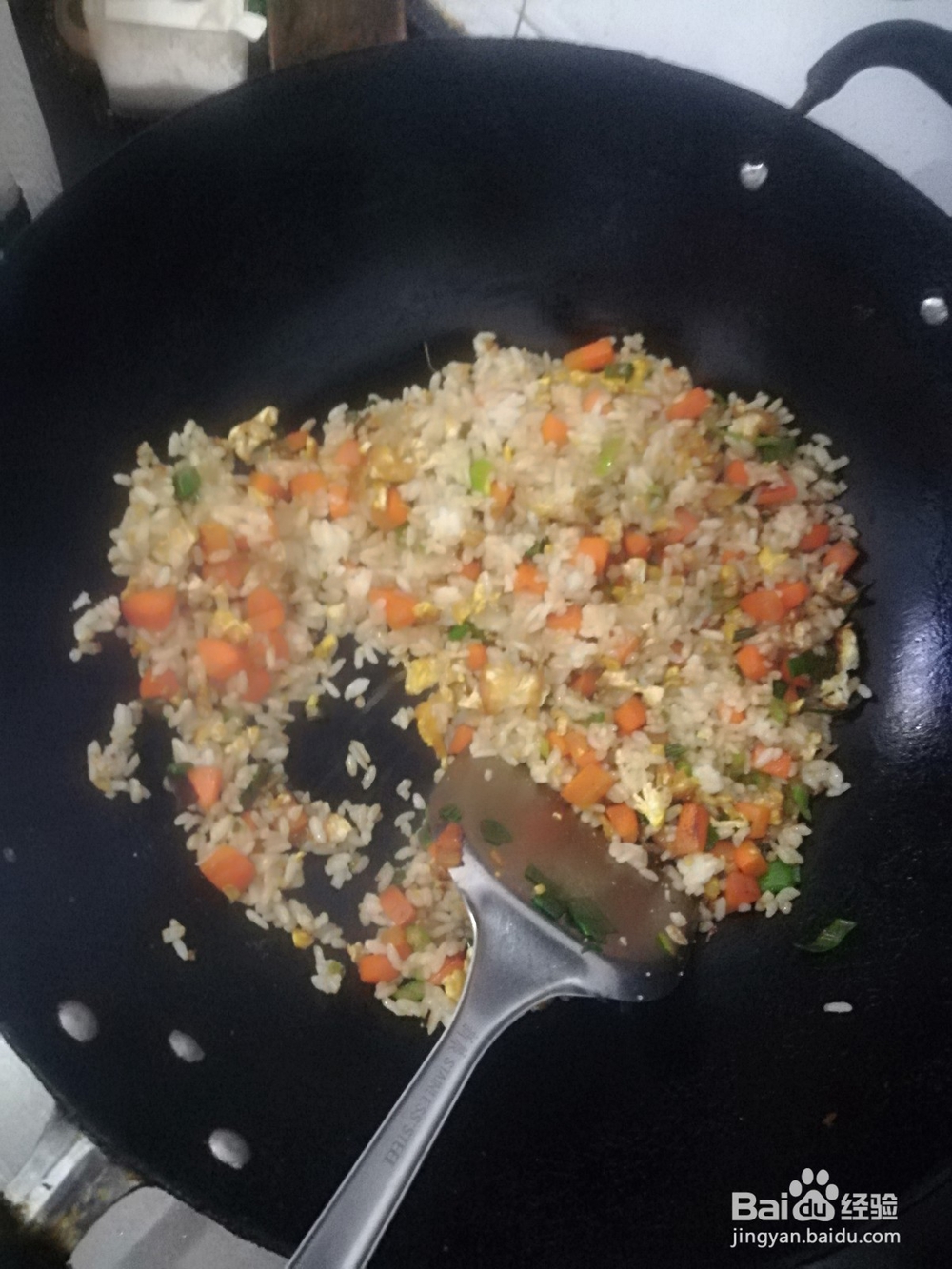 如何制作炒米饭