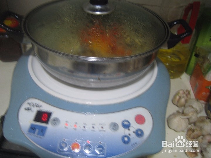 老年人怎样用小西红柿焖鸡块