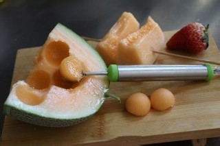 哈密瓜酸奶杯的做法