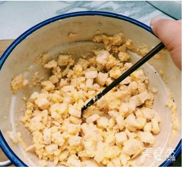 炒馒头丁的做法