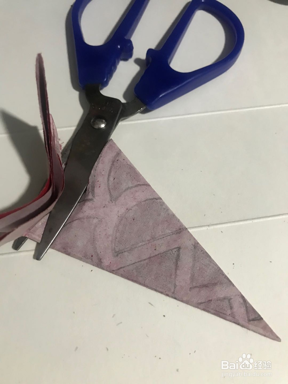 怎样裁剪一副环形纹样团花图案