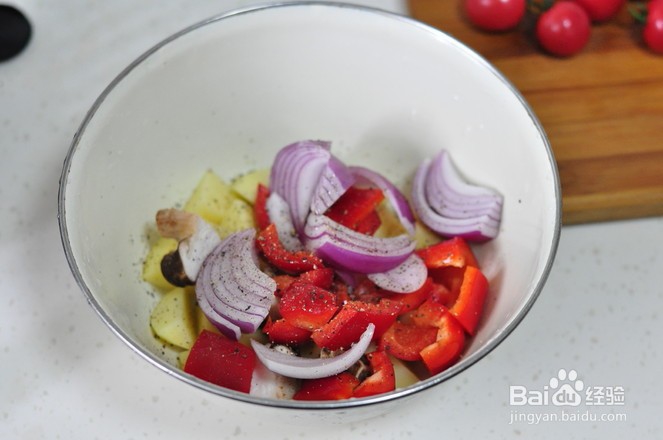 如何做烤蔬菜鸡腿？