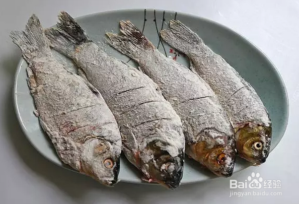 鲫鱼炖粉条的手把手做法