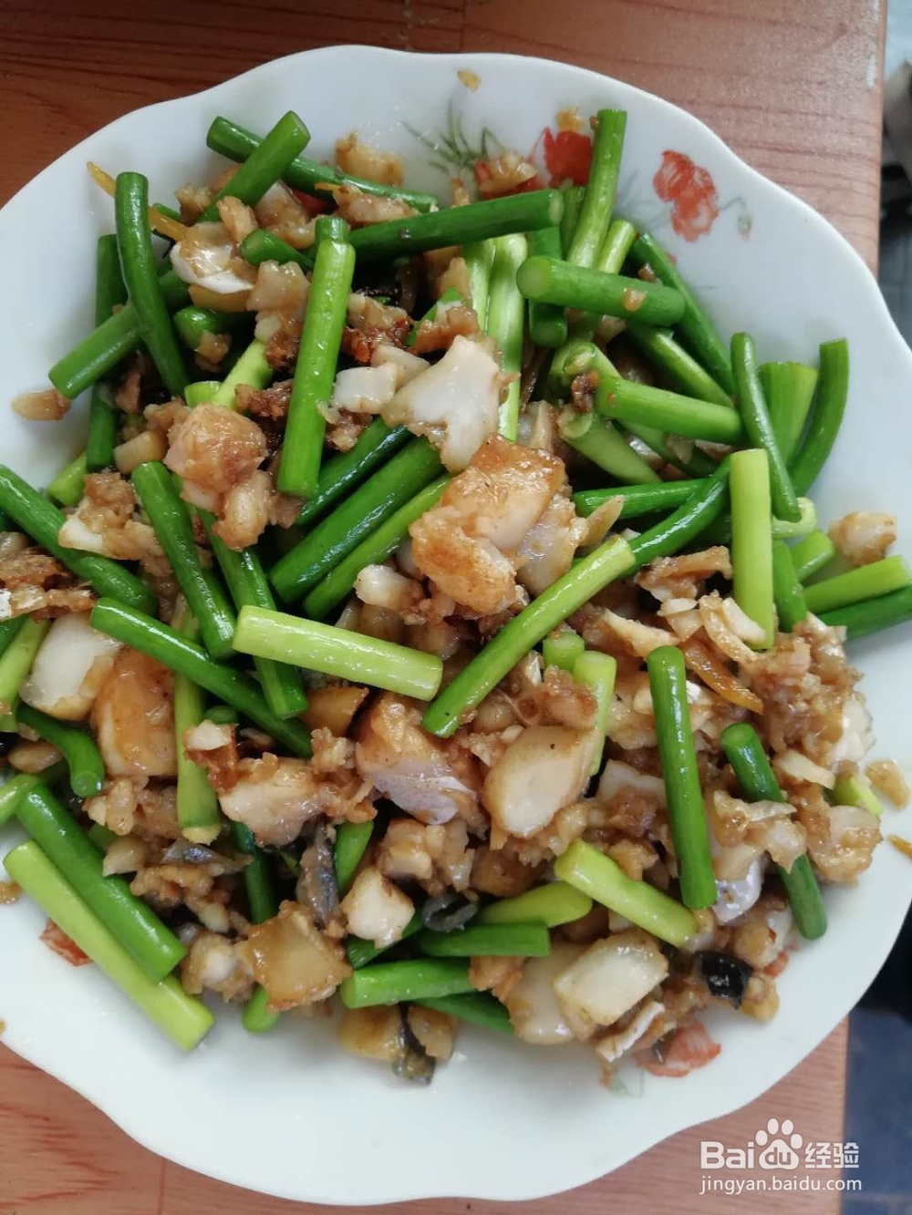 多利鱼炒蒜薹简单做法