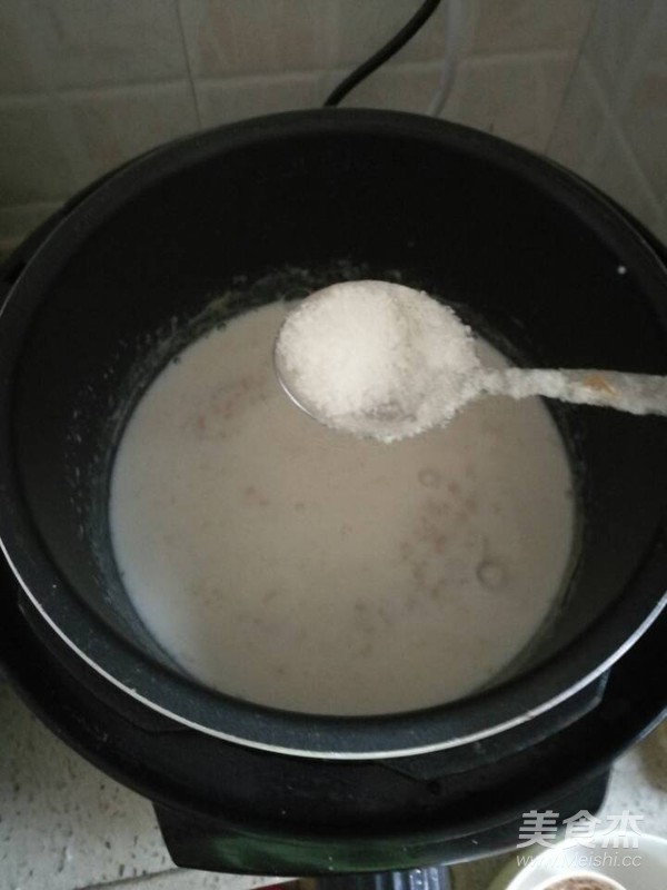 牛奶麦片冻果干粥