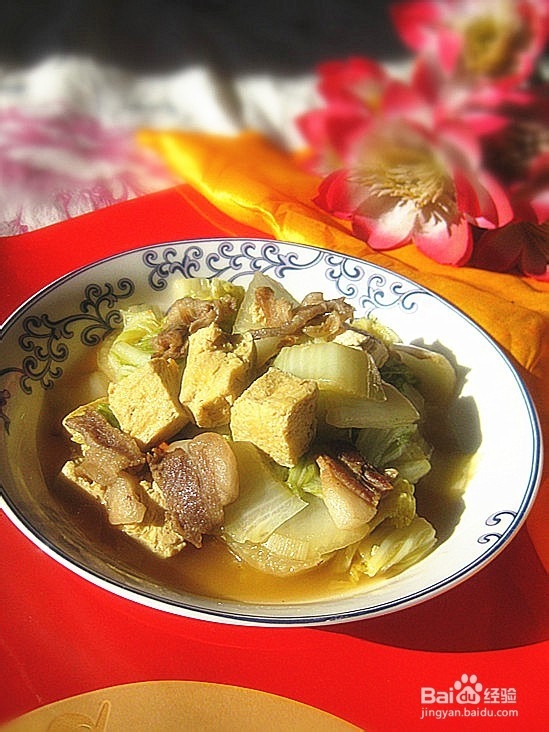 <b>冻豆腐炖白菜肉</b>