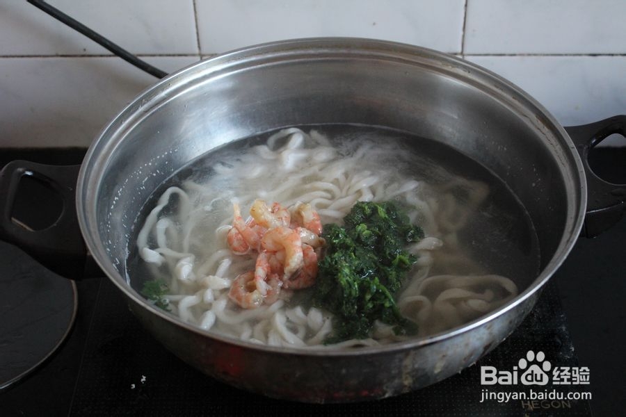 怎么做荠菜北极虾手工拉面