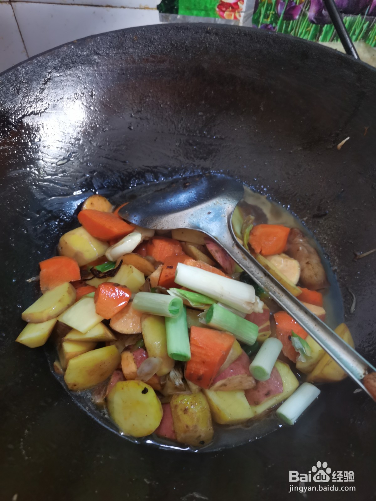 家常菜土豆炖五花肉