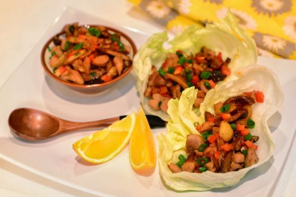 橙香马蹄鸡丁生菜包