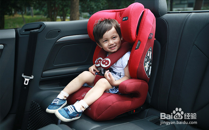 如何选择孩子的安全座椅