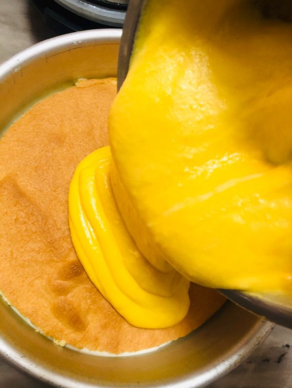 椰浆芒果慕斯蛋糕