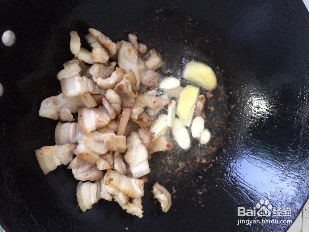 美味的五花肉炒苦瓜