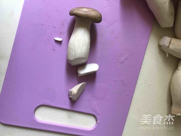 黑胡椒杏鲍菇炒西芹