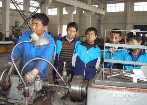 男生适合报考什么专业