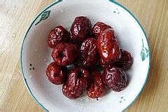 黑米红枣窝窝头