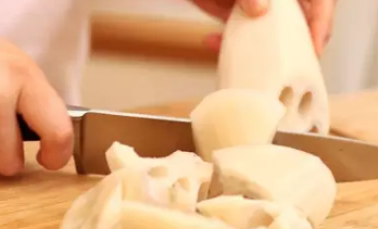 春笋排骨汤的做法