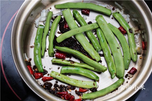 干煸茶树菇扁豆