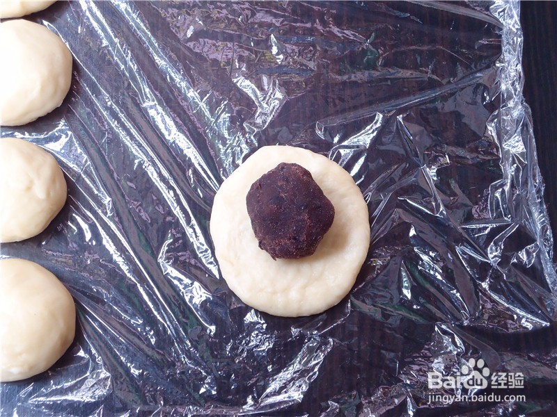 松软味美的红豆小餐包