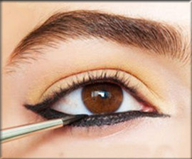 倒挂猫眼妆的化妆技巧