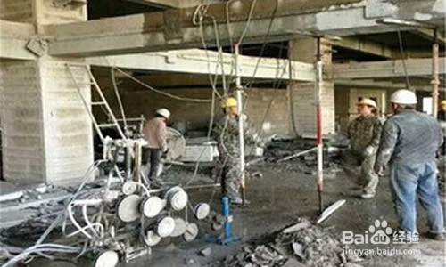 化学方法拆除混凝土墙