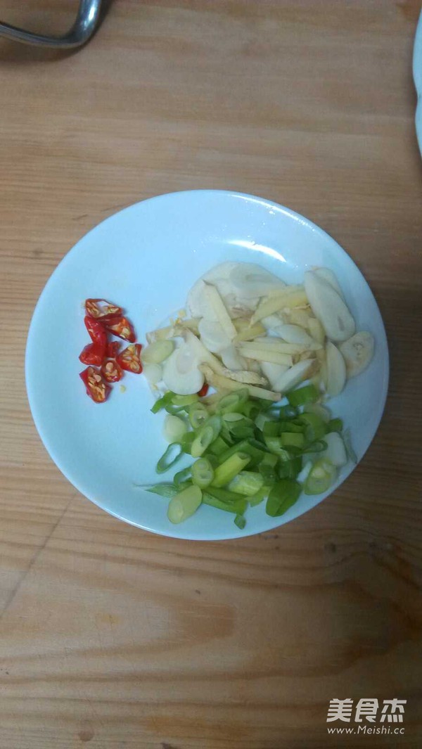 鸡腿菇炒尖椒