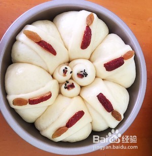 皇冠花环软面包的做法