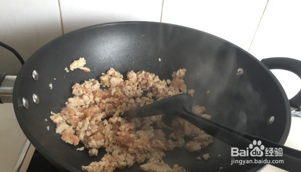 如何制作香烤肉末茄子的攻略