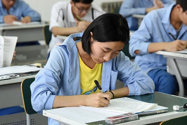 班级小管家更正后原来的作业老师看得见吗