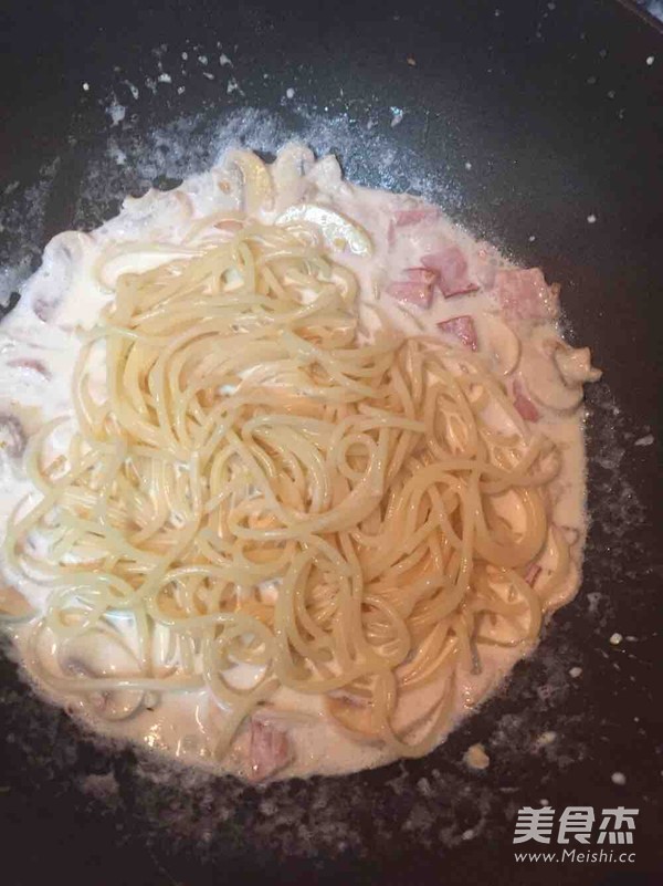 奶油香菇培根意面