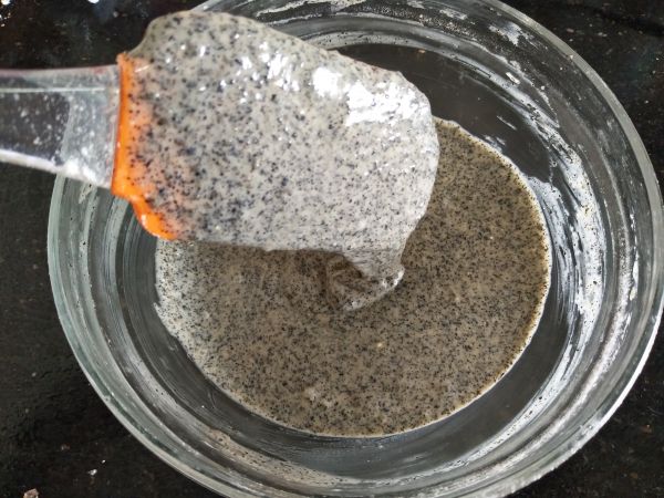 黑芝麻肉松蛋糕卷