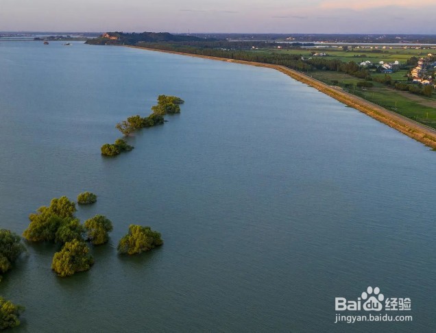 孟浩然名句气蒸云梦泽形容的是以下哪个湖泊