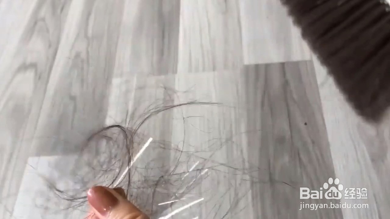 家里到处是头发，教你几个小妙招，头发看不到