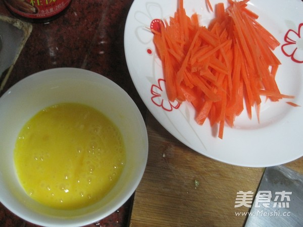 鸡蛋炒青椒胡萝卜丝