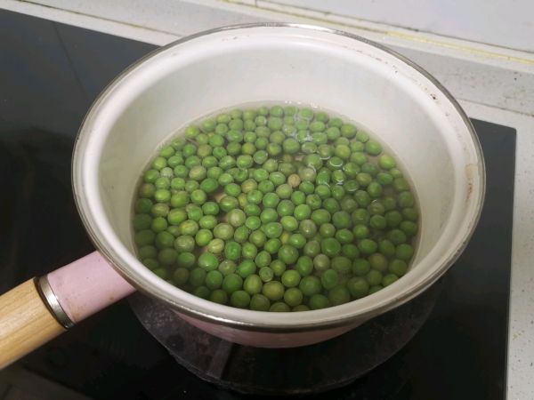 肉丁杏鲍菇烧豌豆